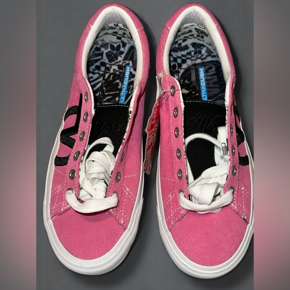Vans Pink and Black Suede Ultra Cush Shoes - brand new without box - Picture 2 of 7